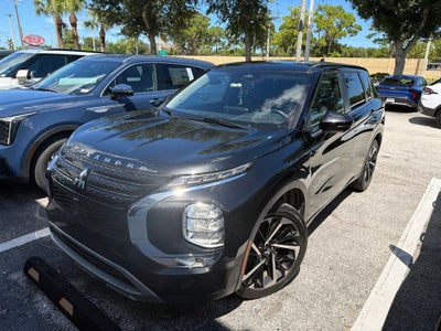 2024 Mitsubishi Outlander Base