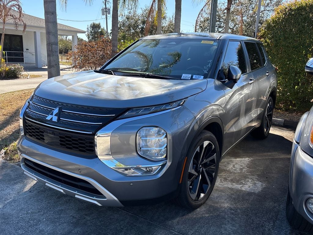 2024 Mitsubishi Outlander SE