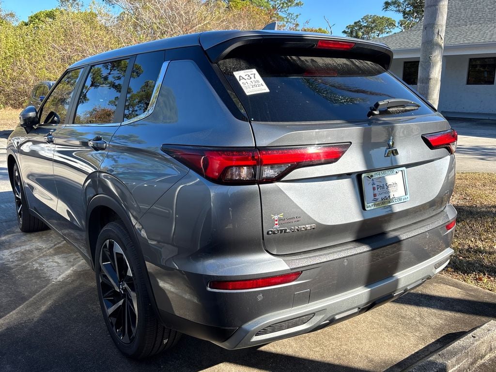 2024 Mitsubishi Outlander SE