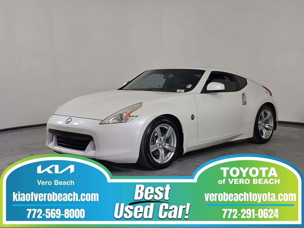 2011 Nissan 370Z Coupe Touring 7AT's photo