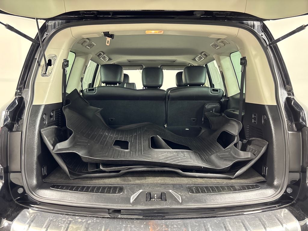 2022 INFINITI QX80 LUXE