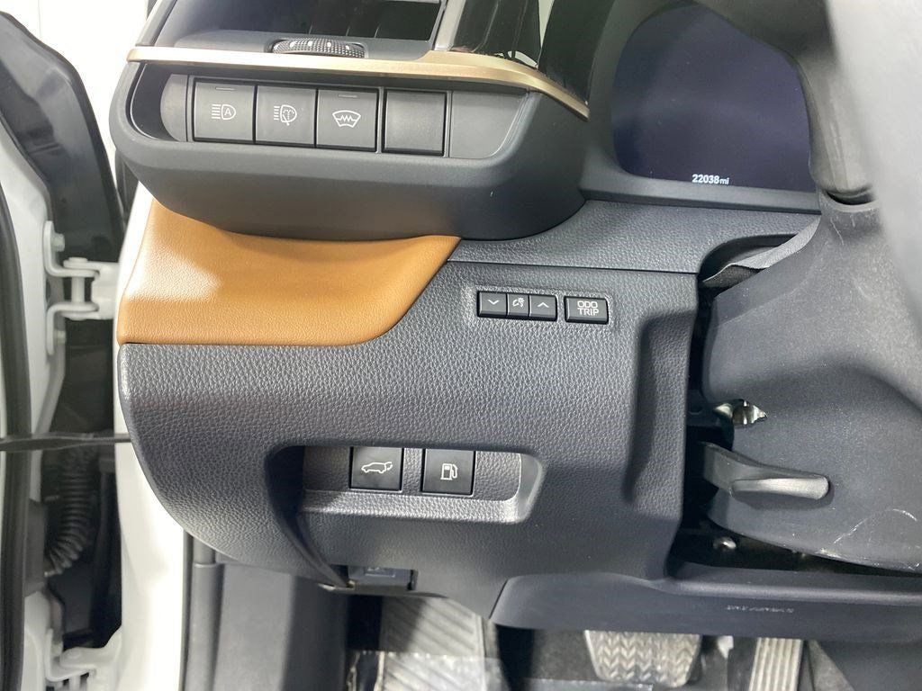 2025 Toyota Crown Signia Limited