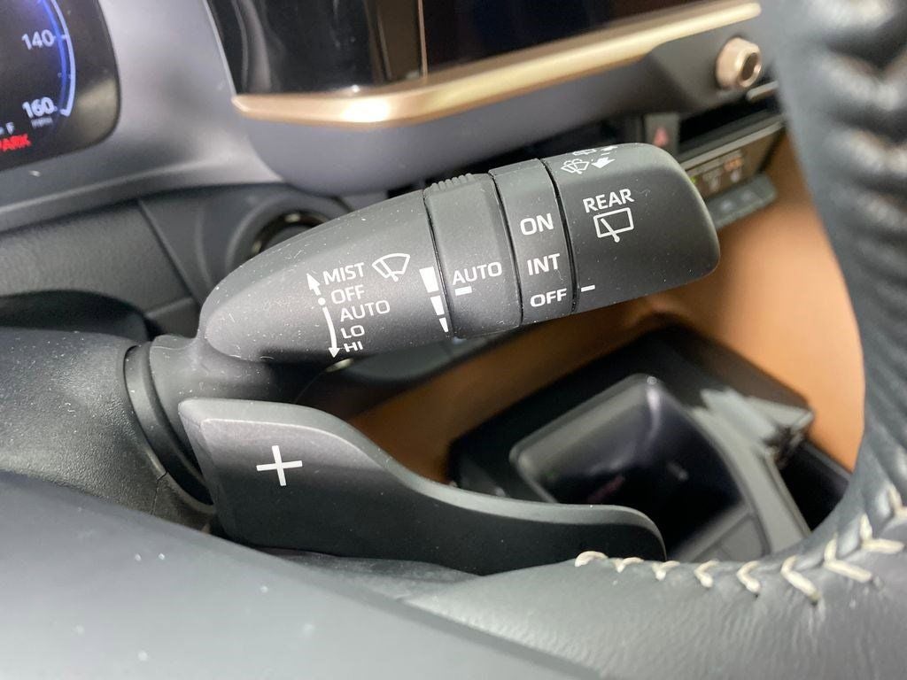 2025 Toyota Crown Signia Limited