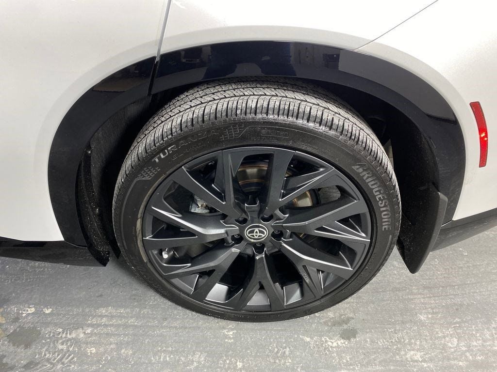 2025 Toyota Crown Signia Limited