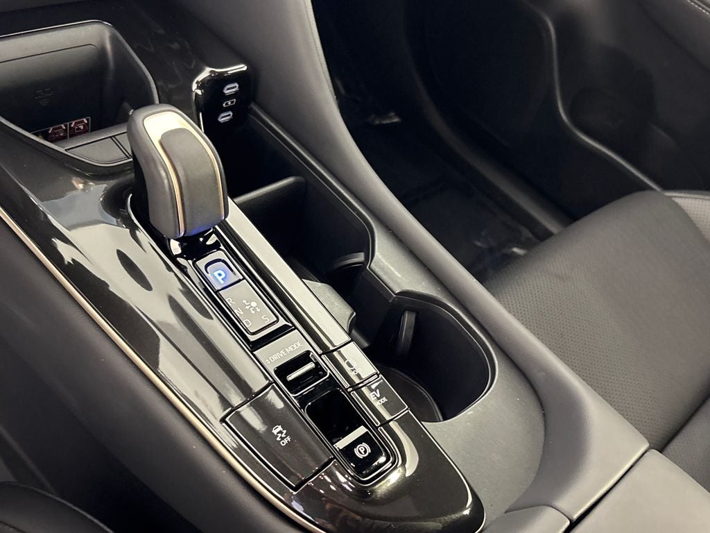 2025 Toyota Crown Signia XLE