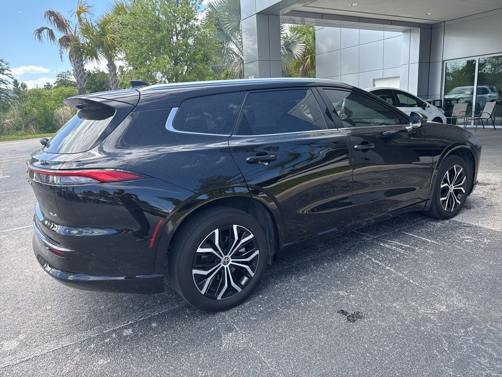 2025 Toyota Crown Signia XLE