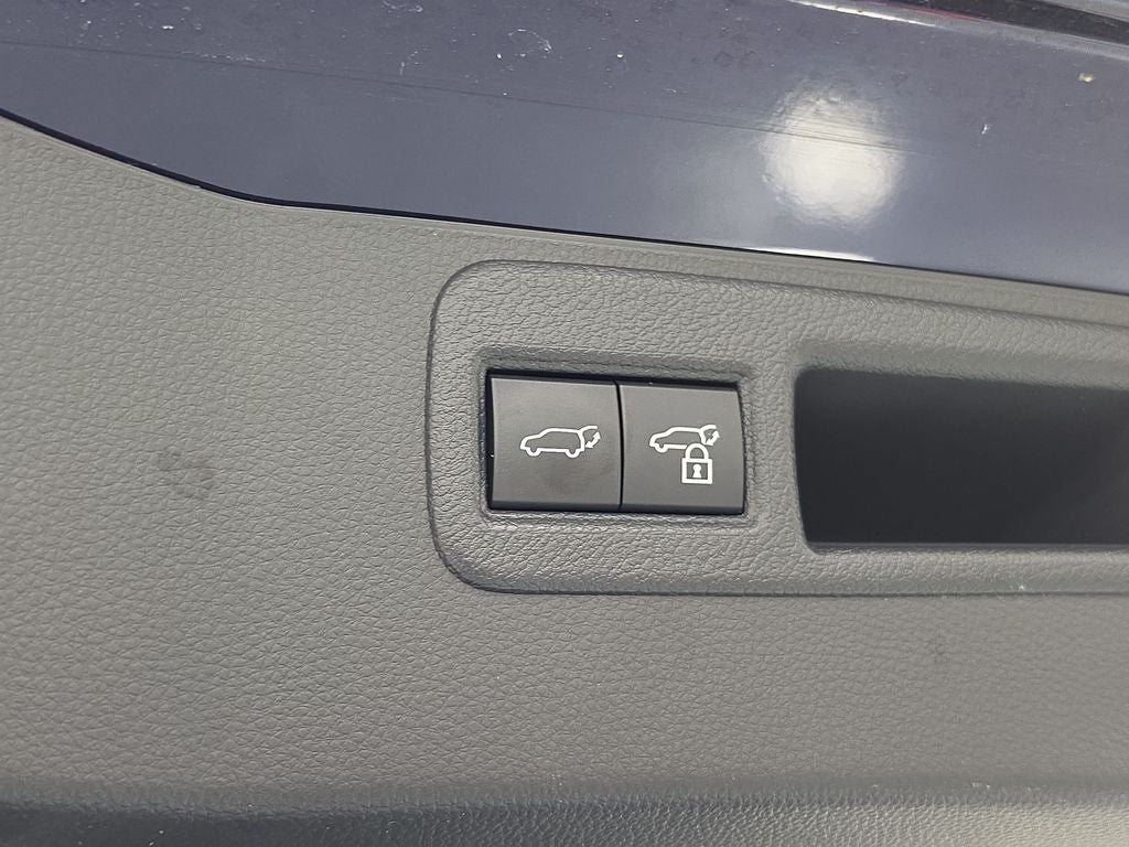 2023 Toyota Venza LE