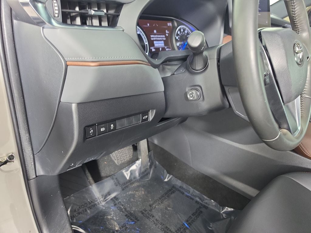 2023 Toyota Venza XLE