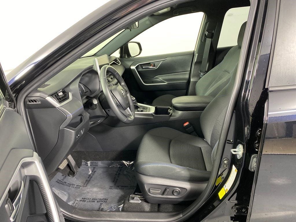 2023 Toyota RAV4 Hybrid SE