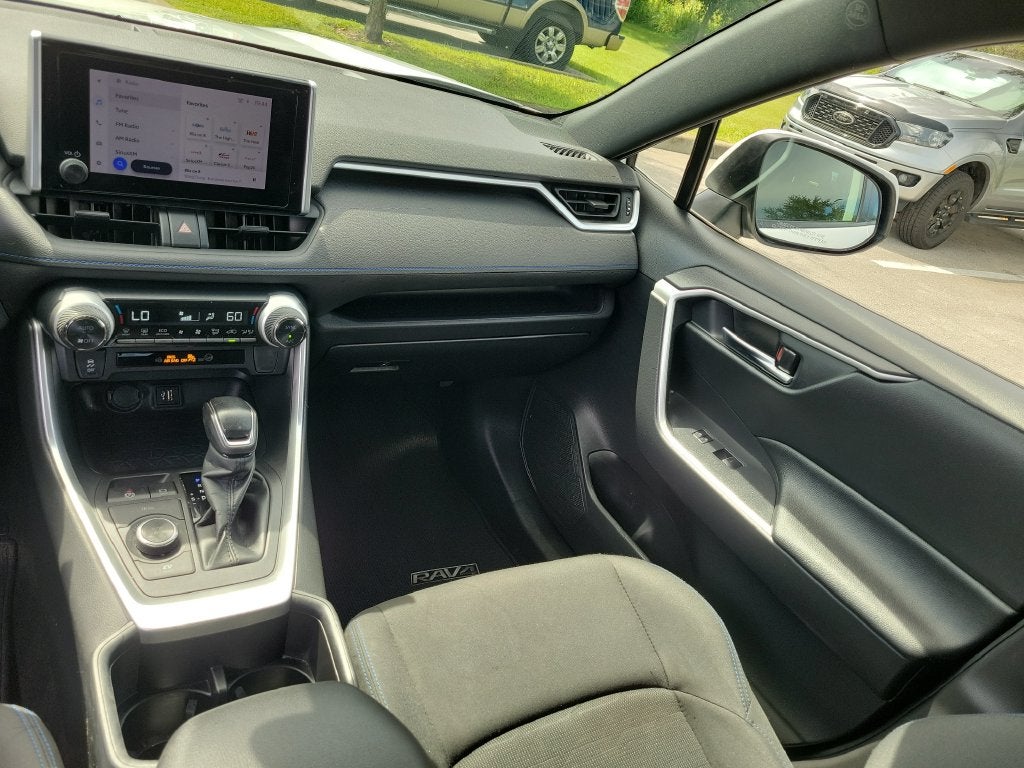 2023 Toyota RAV4 Hybrid SE