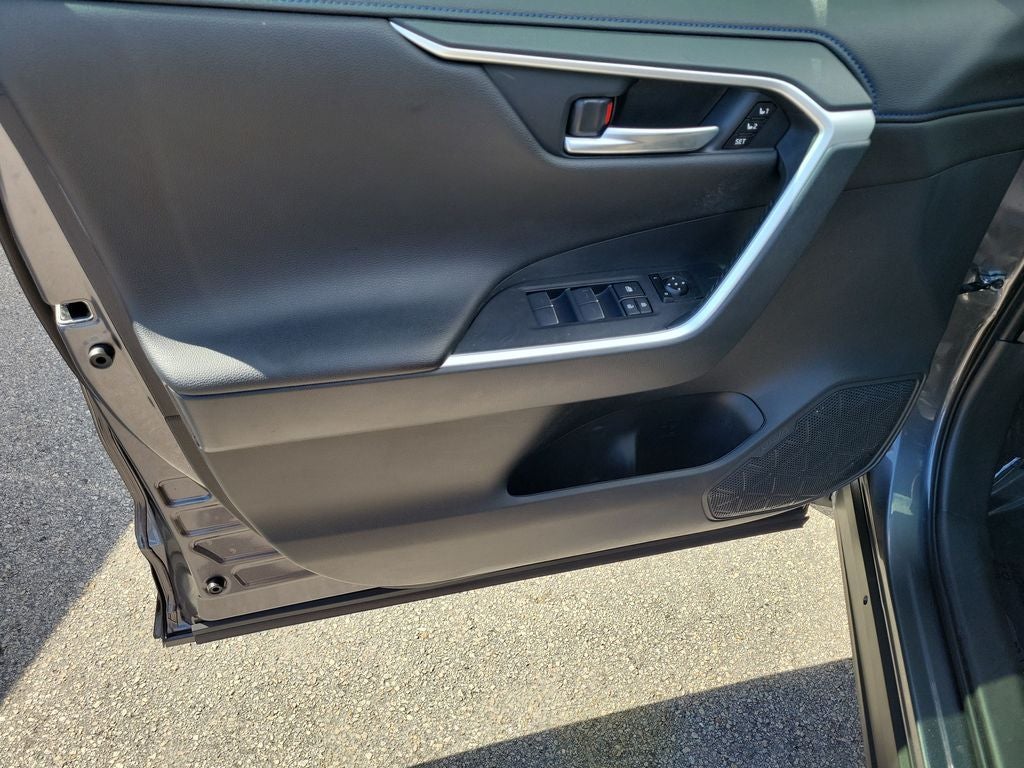 2025 Toyota RAV4 Hybrid XSE