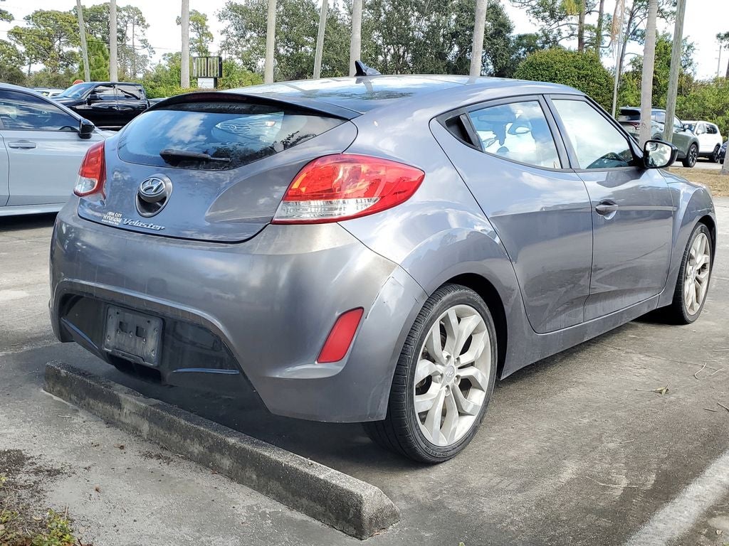 2013 Hyundai Veloster Base w/Black