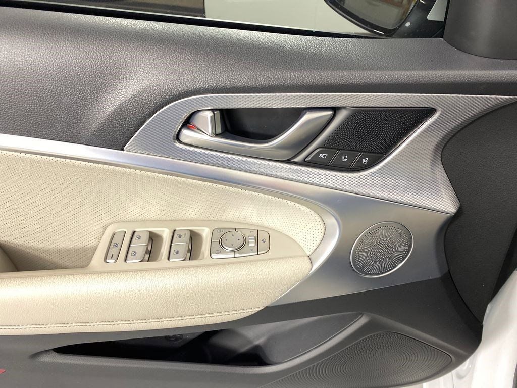 2022 Genesis G70 2.0T