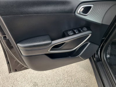 2024 Kia Soul LX