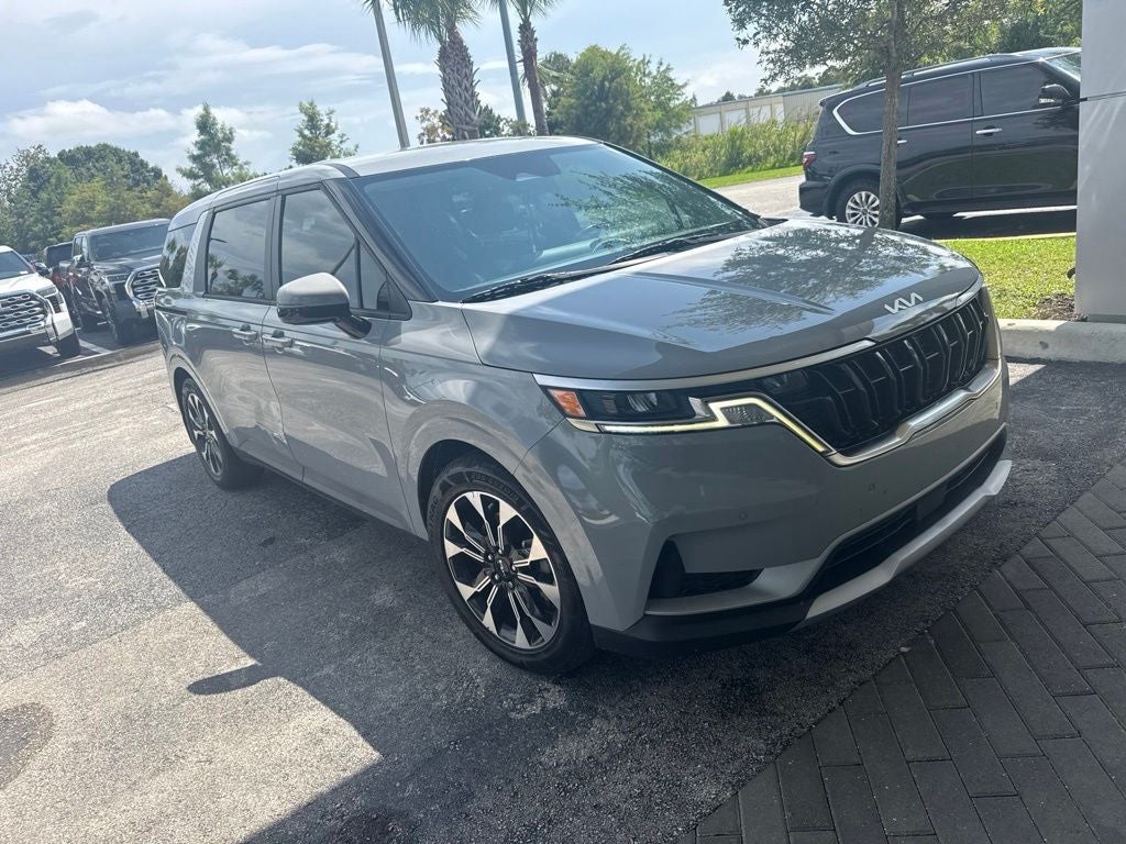 2023 Kia Carnival EX
