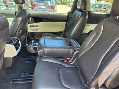 2023 Kia Carnival EX