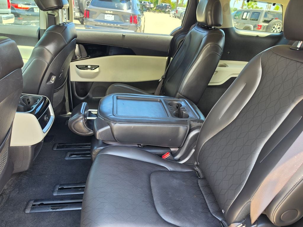 2023 Kia Carnival EX