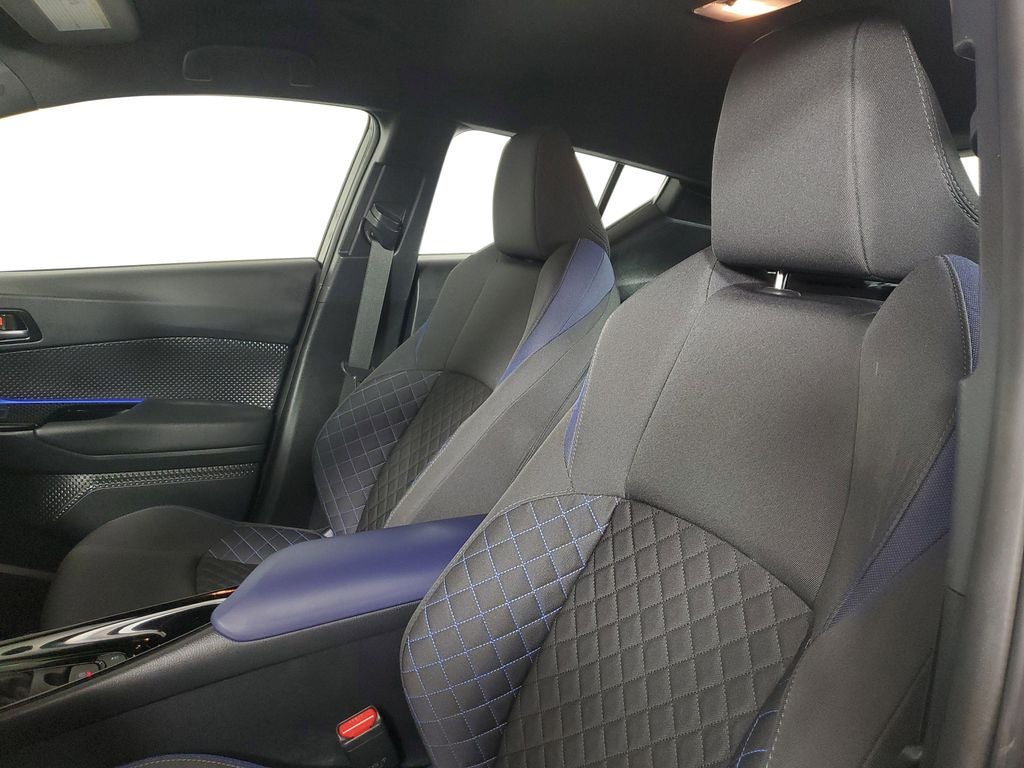 2022 Toyota C-HR XLE