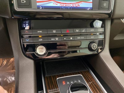 2018 Jaguar F-PACE 25t Prestige