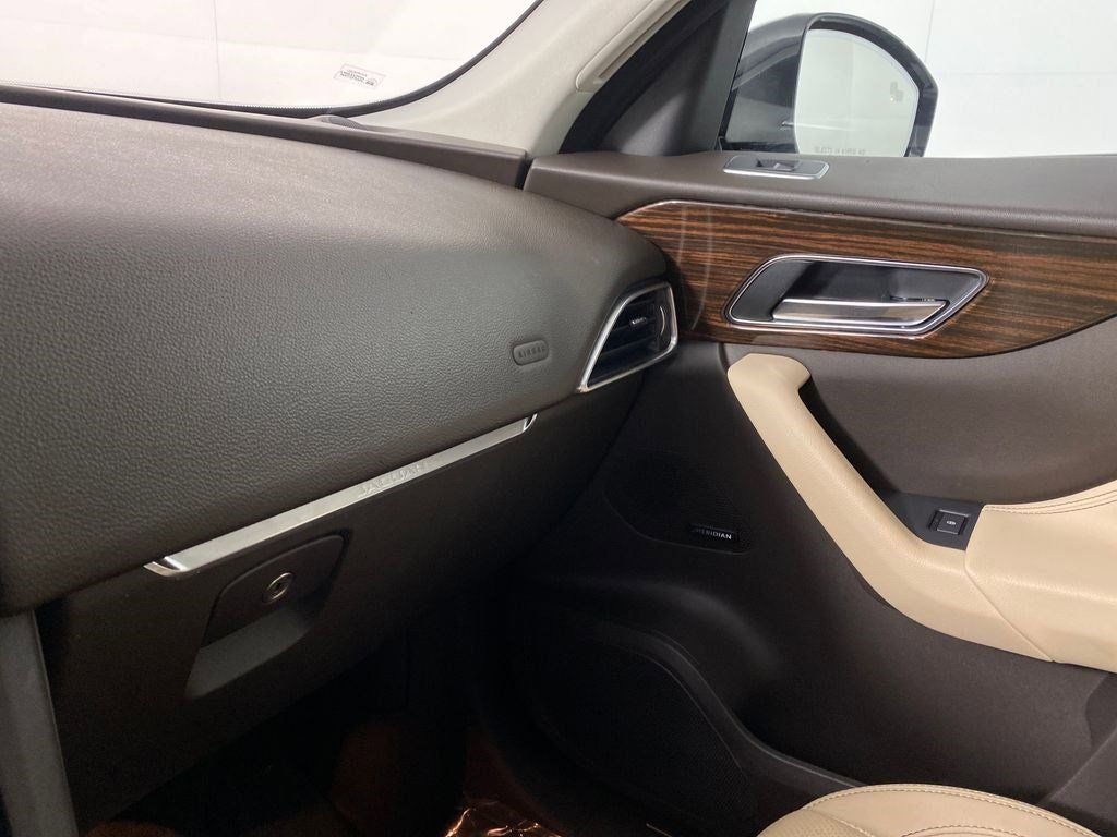 2018 Jaguar F-PACE 25t Prestige