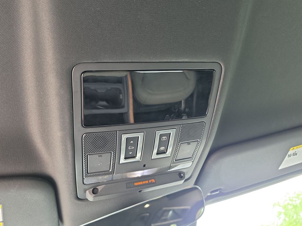2023 Land Rover Defender 110 X-Dynamic SE