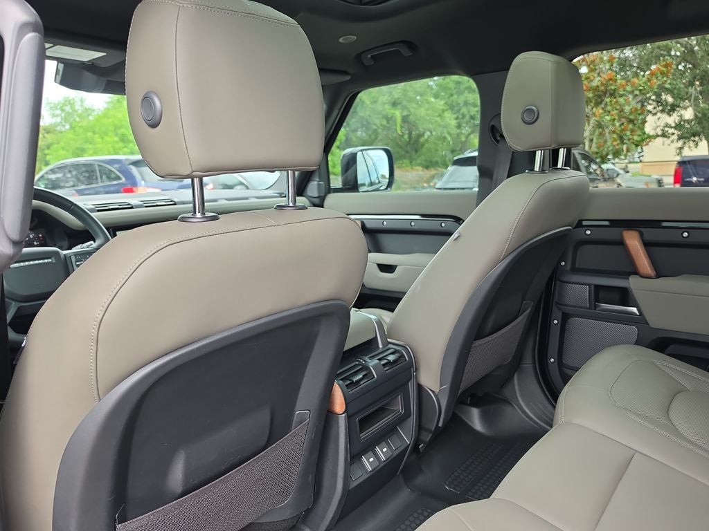 2023 Land Rover Defender 110 X-Dynamic SE