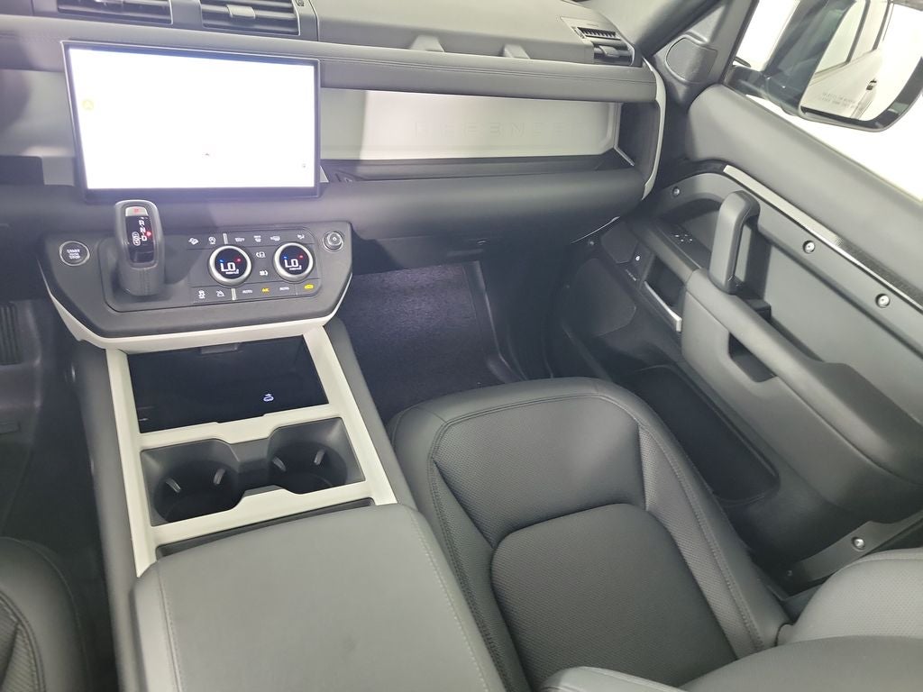 2025 Land Rover Defender 110 S