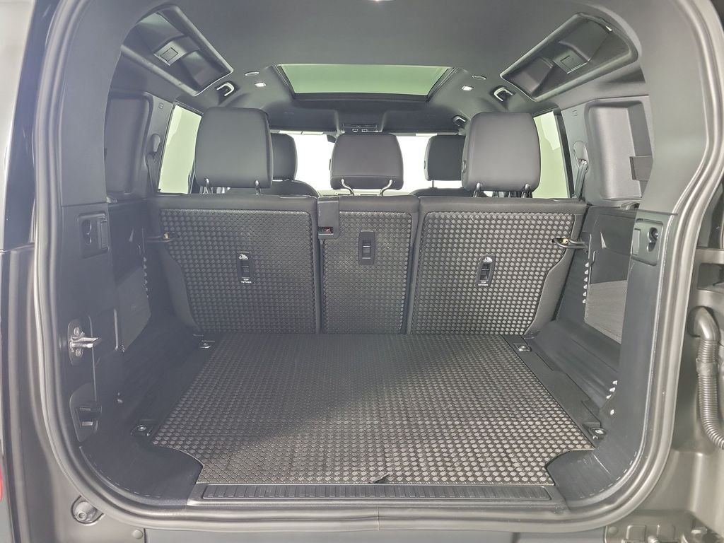 2025 Land Rover Defender 110 S
