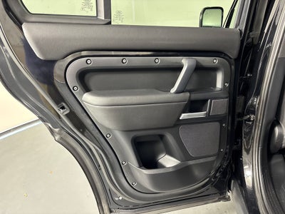 2025 Land Rover Defender 110 S