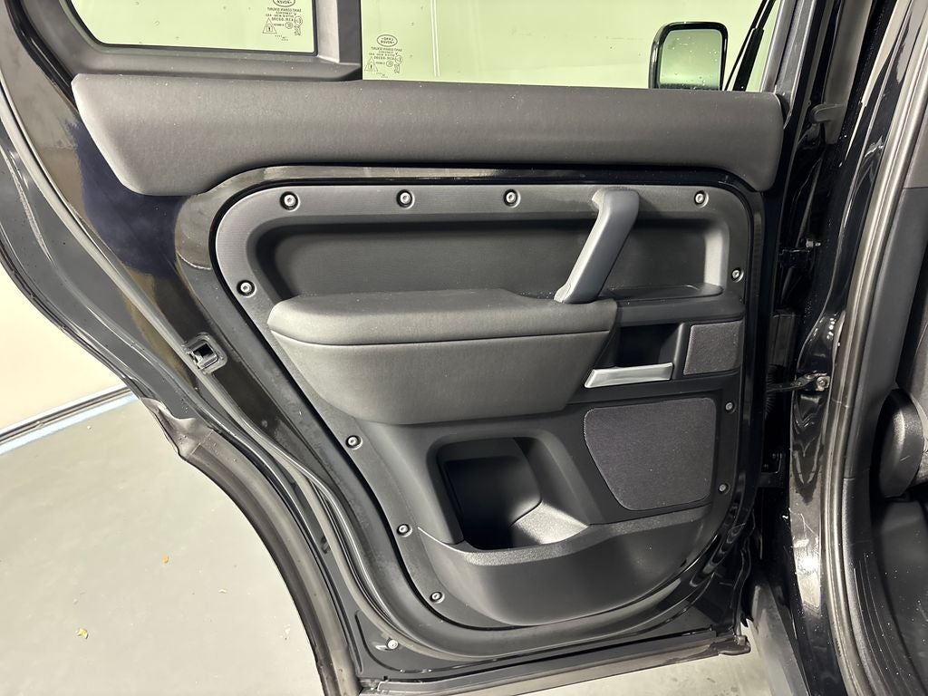 2025 Land Rover Defender 110 S