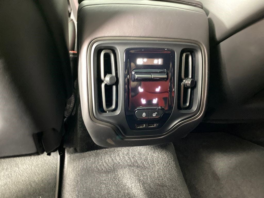 2024 Aston Martin DBX 707