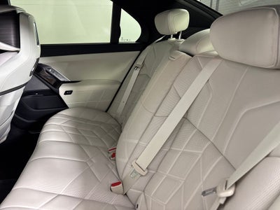 2024 BMW 7 Series 760i xDrive