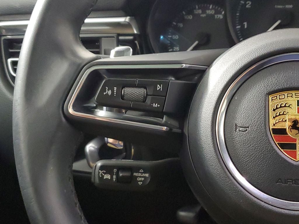 2023 Porsche Macan Base