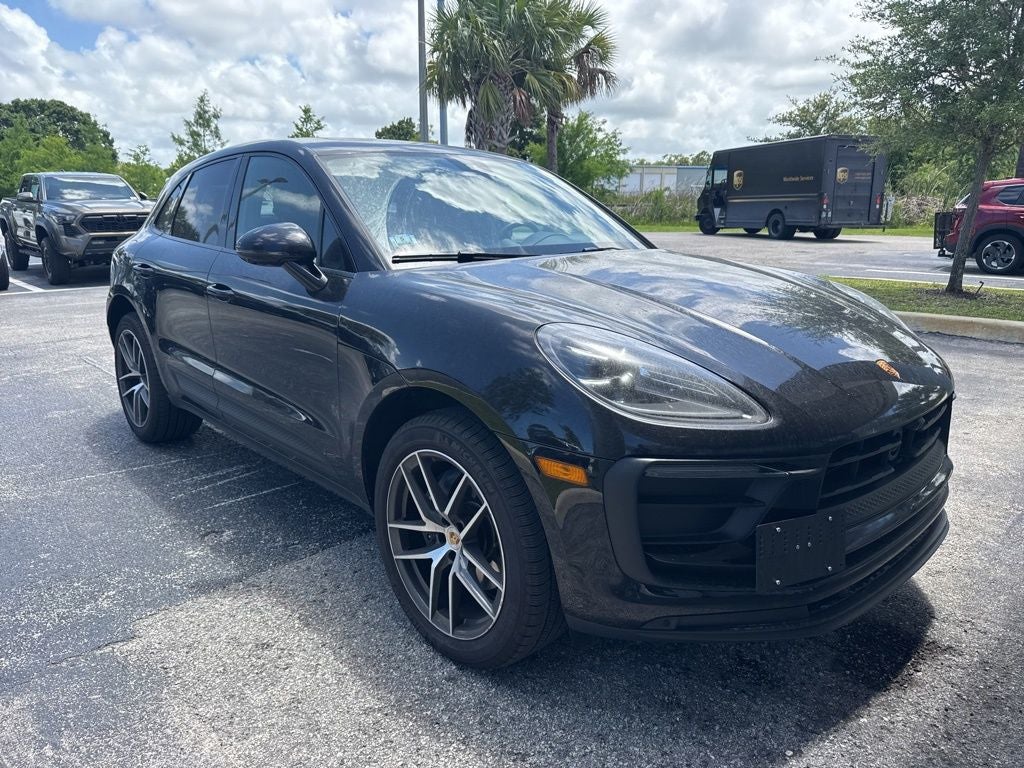 2023 Porsche Macan Base