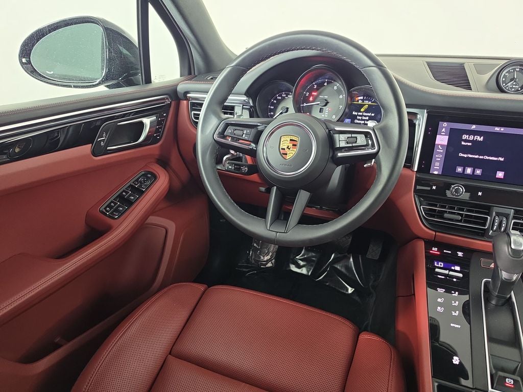 2023 Porsche Macan Base