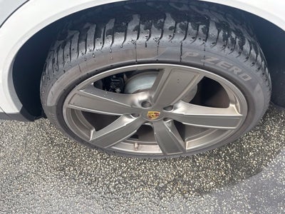 2022 Porsche Cayenne S Platinum Edition