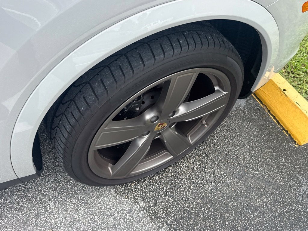 2022 Porsche Cayenne S Platinum Edition