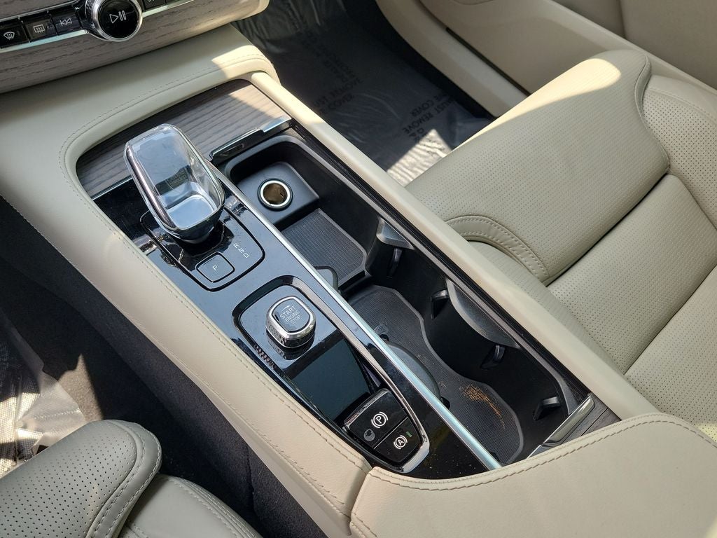 2024 Volvo XC90 Recharge Plug-In Hybrid Ultimate