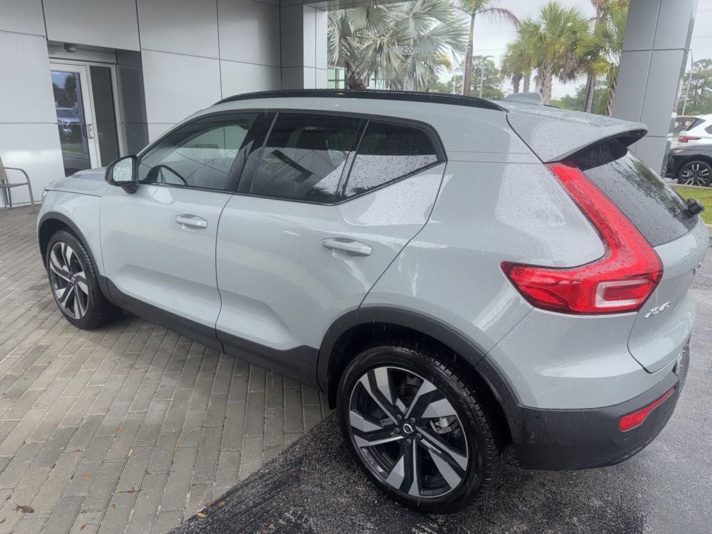 2026 Volvo XC40 B5 Ultra